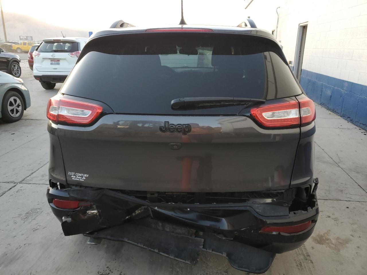 2018 Jeep Cherokee Latitude VIN: 1C4PJLCB4JD606096 Lot: 77862154