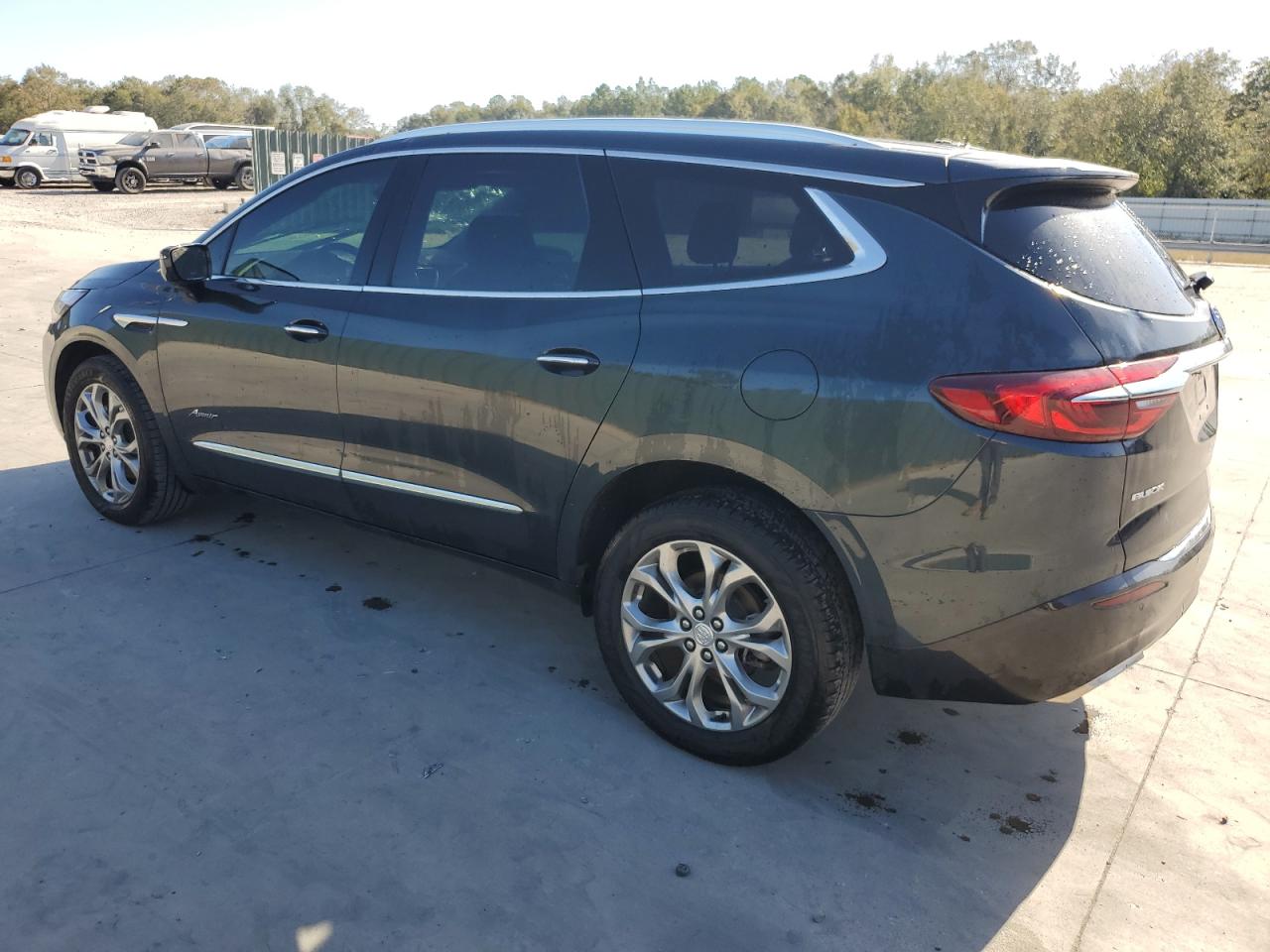 VIN 5GAEVCKWXJJ155209 2018 BUICK ENCLAVE no.2