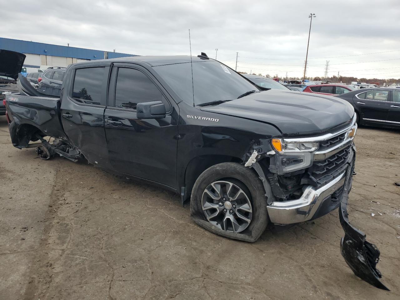 2022 Chevrolet Silverado - Image 4