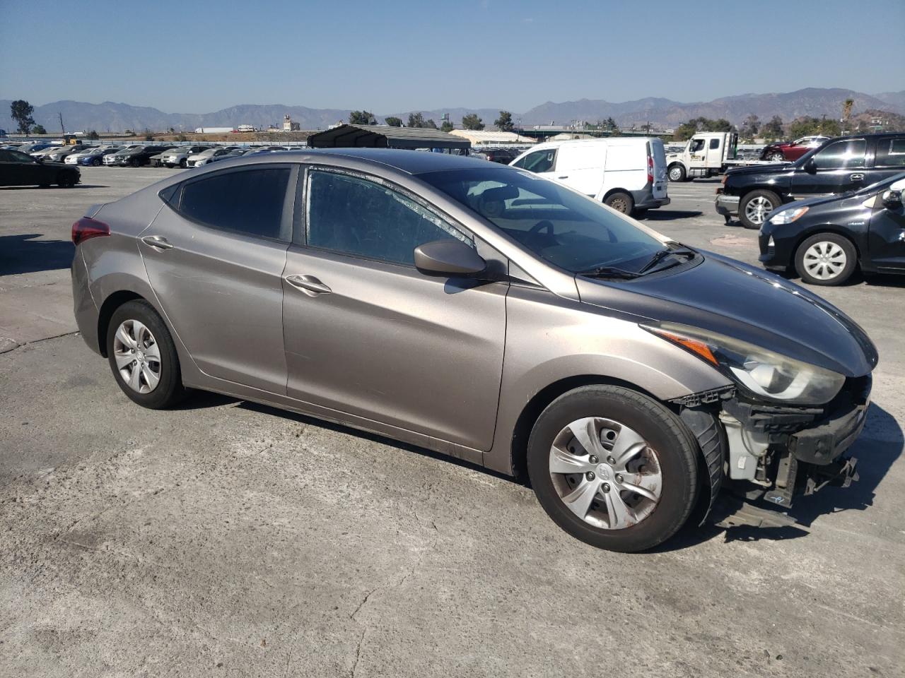 2016 Hyundai Elantra - Image 4