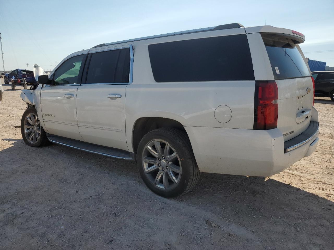 VIN 1GNSCJKC9HR320316 2017 CHEVROLET SUBURBAN no.2