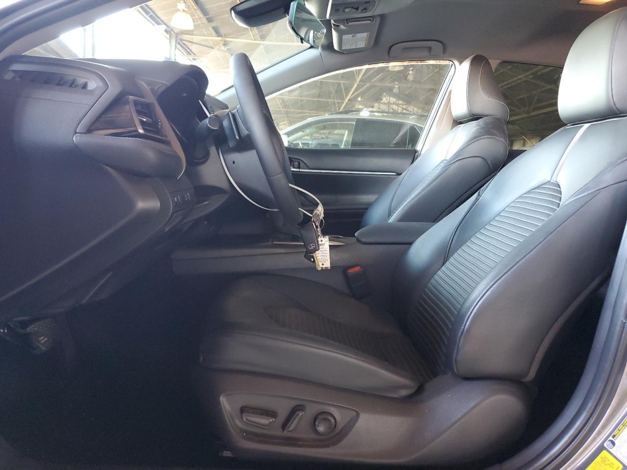 2022 Toyota Camry - Image 7