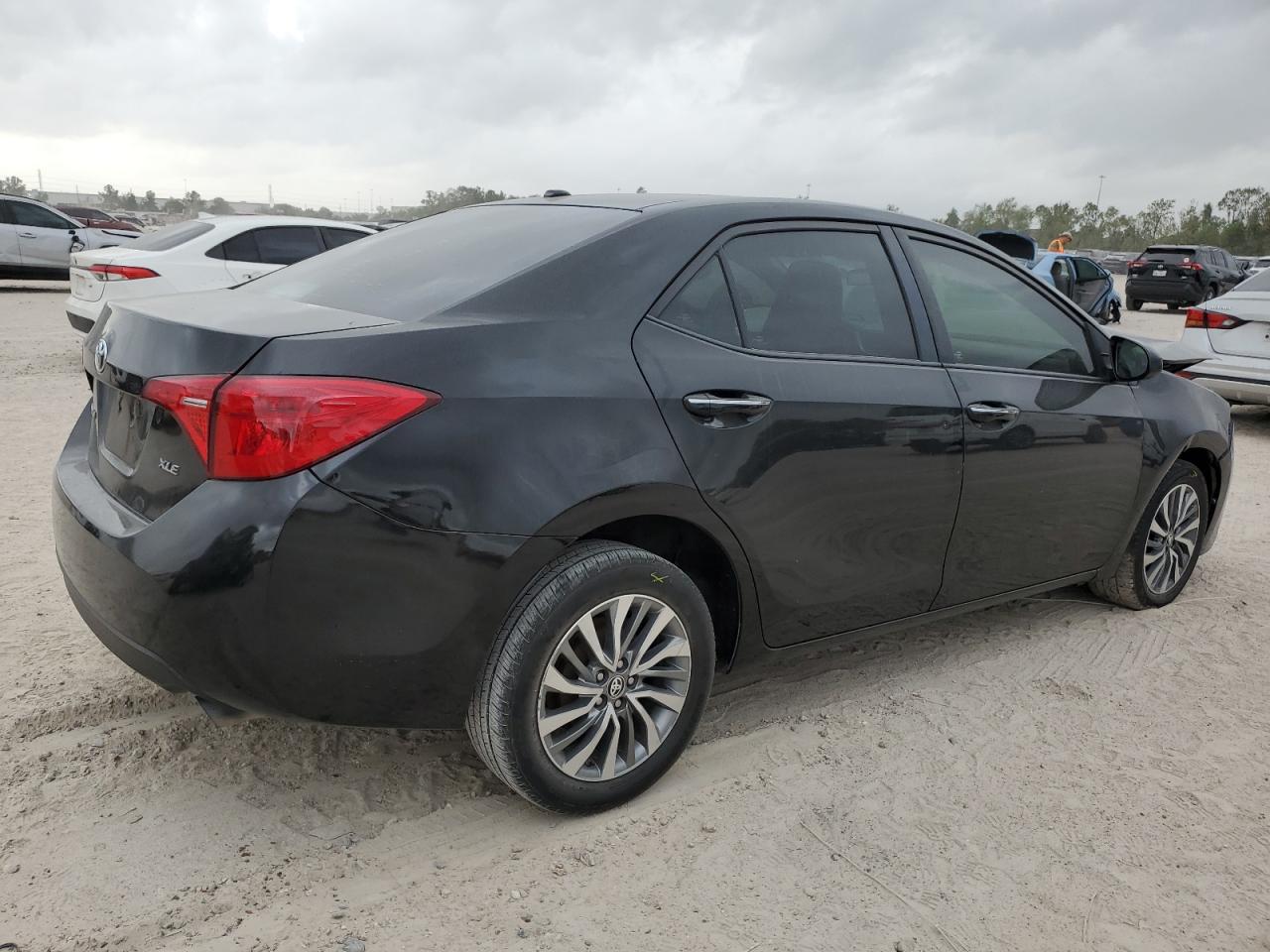 VIN 5YFBURHE1HP615580 2017 TOYOTA COROLLA no.3