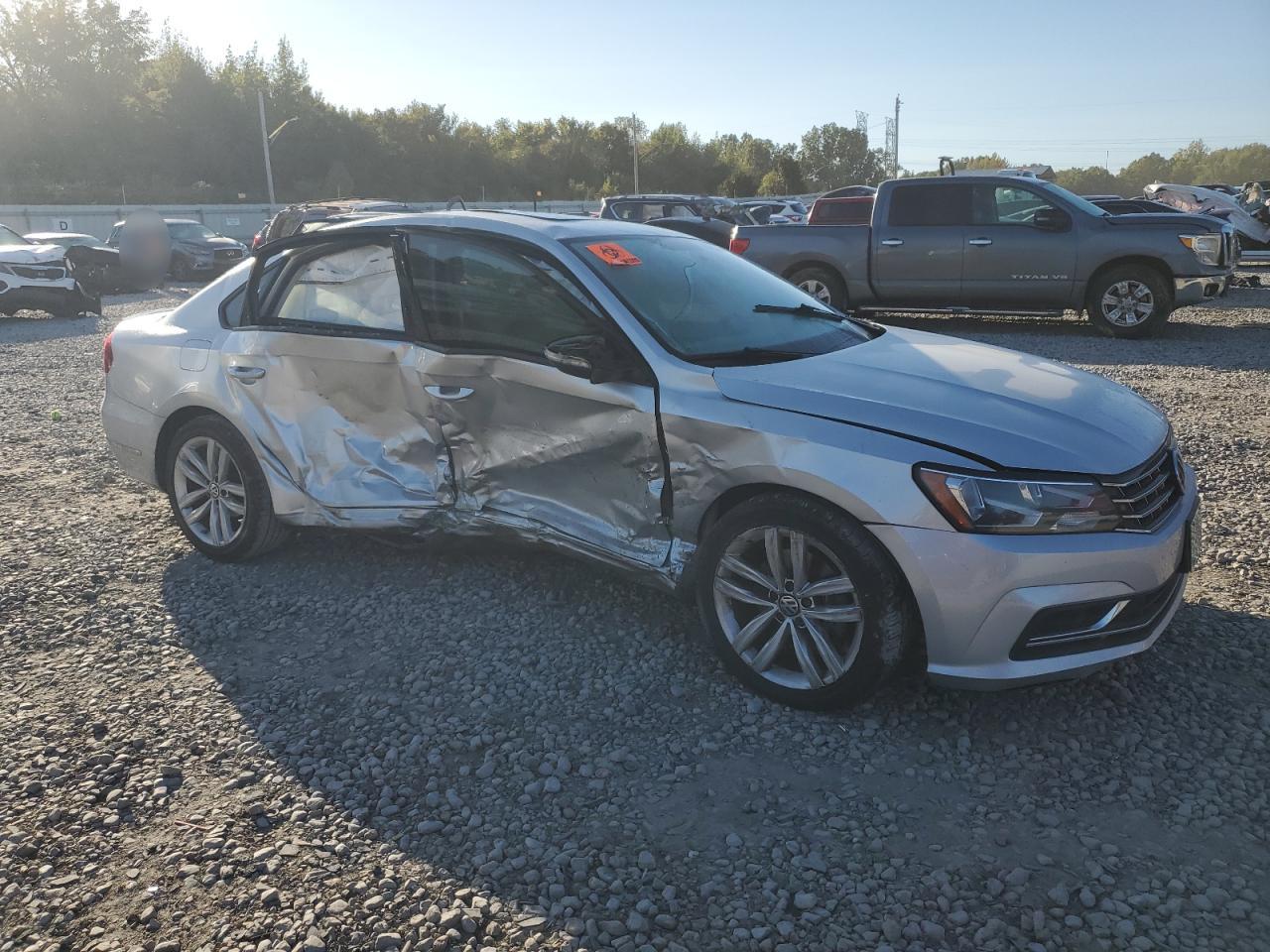 2019 Volkswagen Passat - Image 4