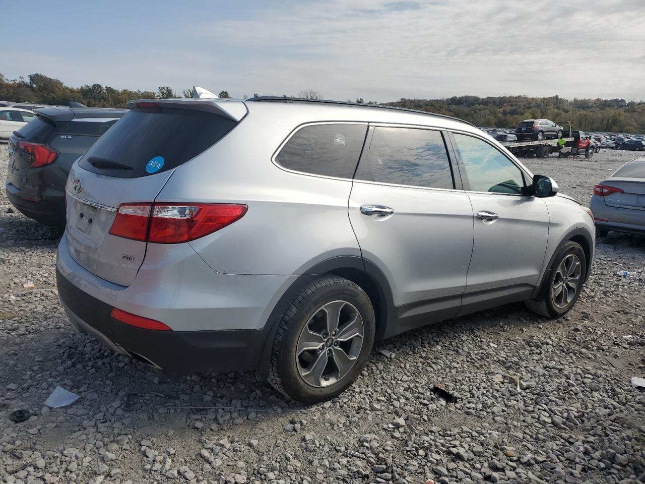 2016 Hyundai Santa Fe - Image 3