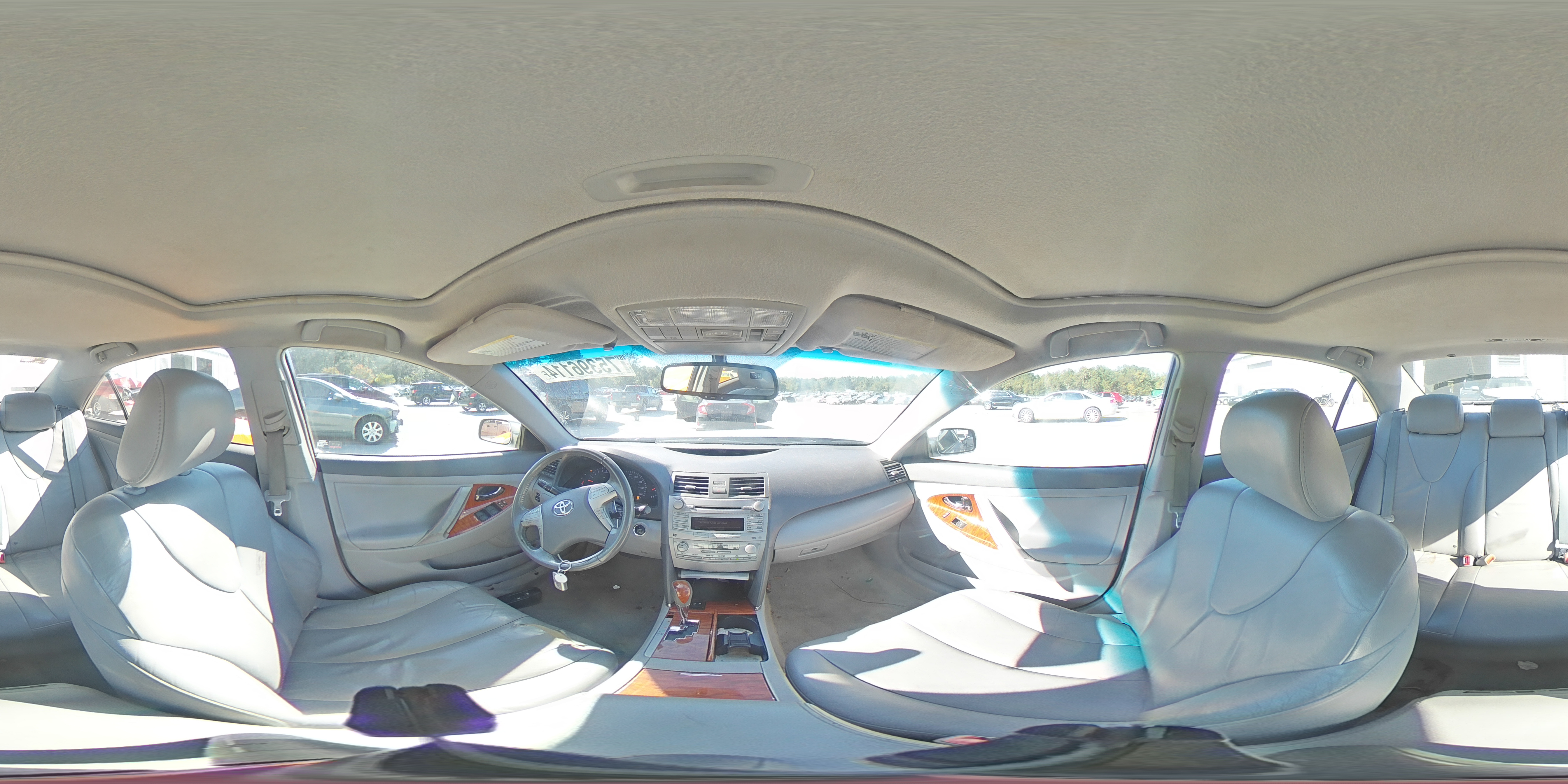 2010 Toyota Camry - Image 13