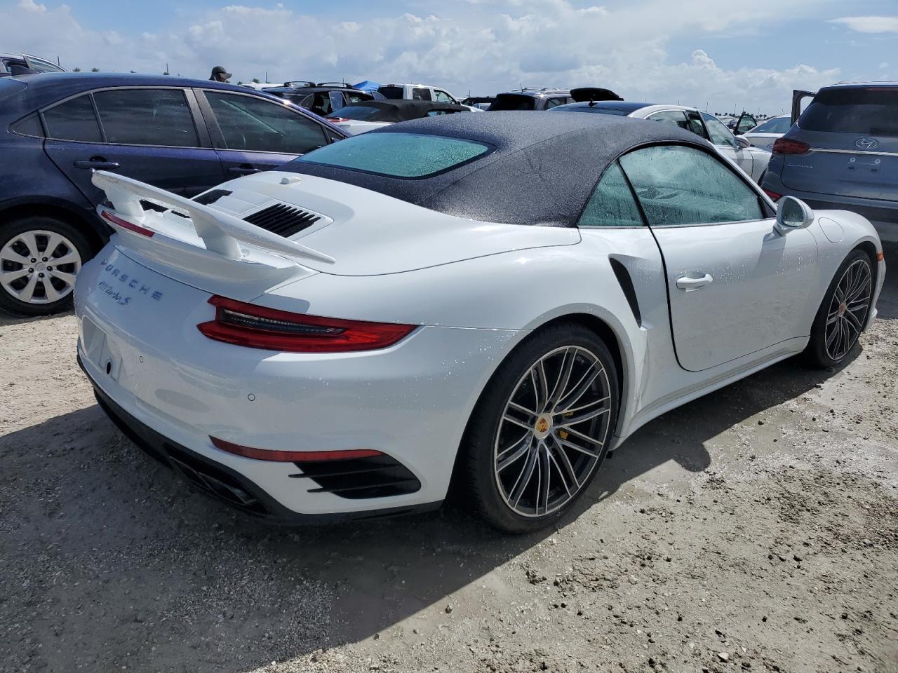 2019 Porsche 911 - Image 3