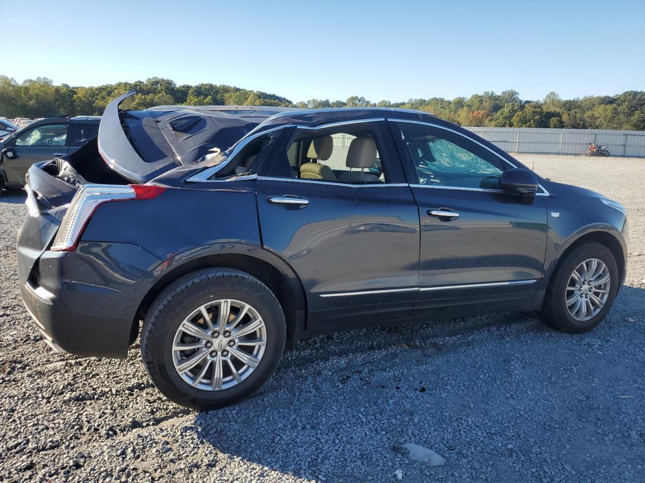 VIN 1GYKNARS0KZ115310 2019 CADILLAC XT5 no.3