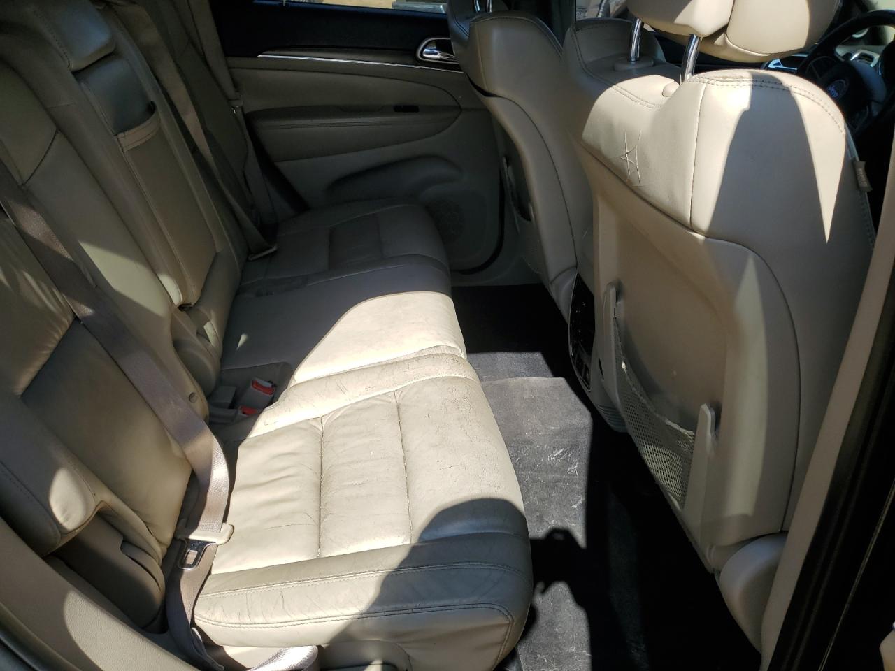 2014 Jeep Grand Cherokee - Image 11