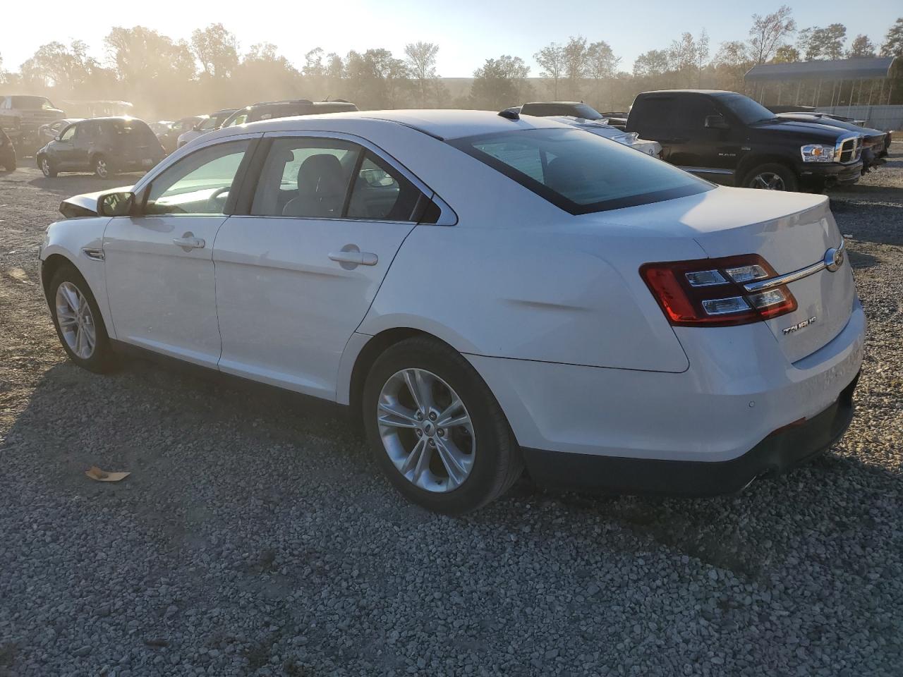 2015 Ford Taurus - Image 2