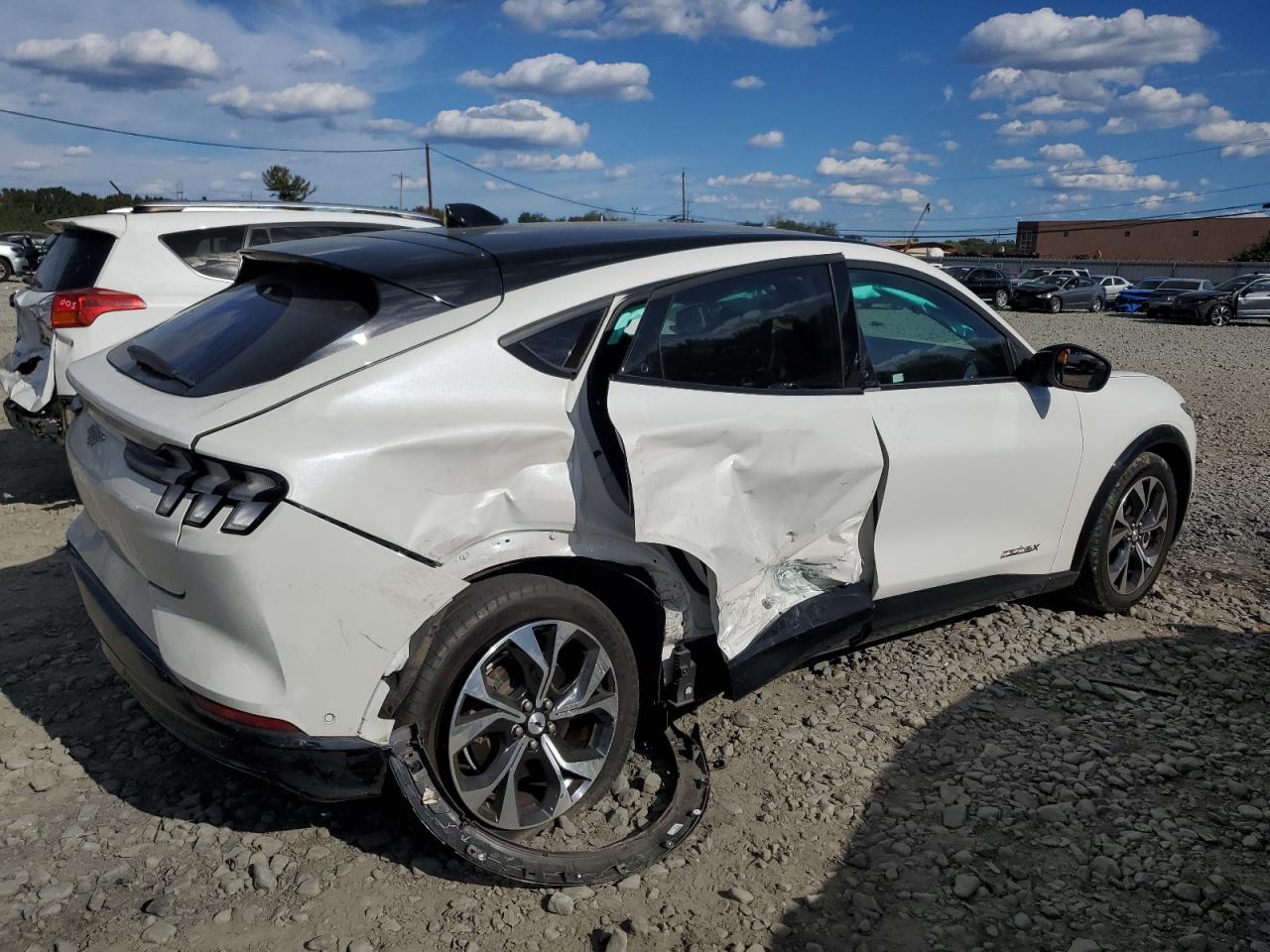 2022 Ford Mustang Mach-E Premium VIN: 3FMTK3SU7NMA24028 Lot: 75079784