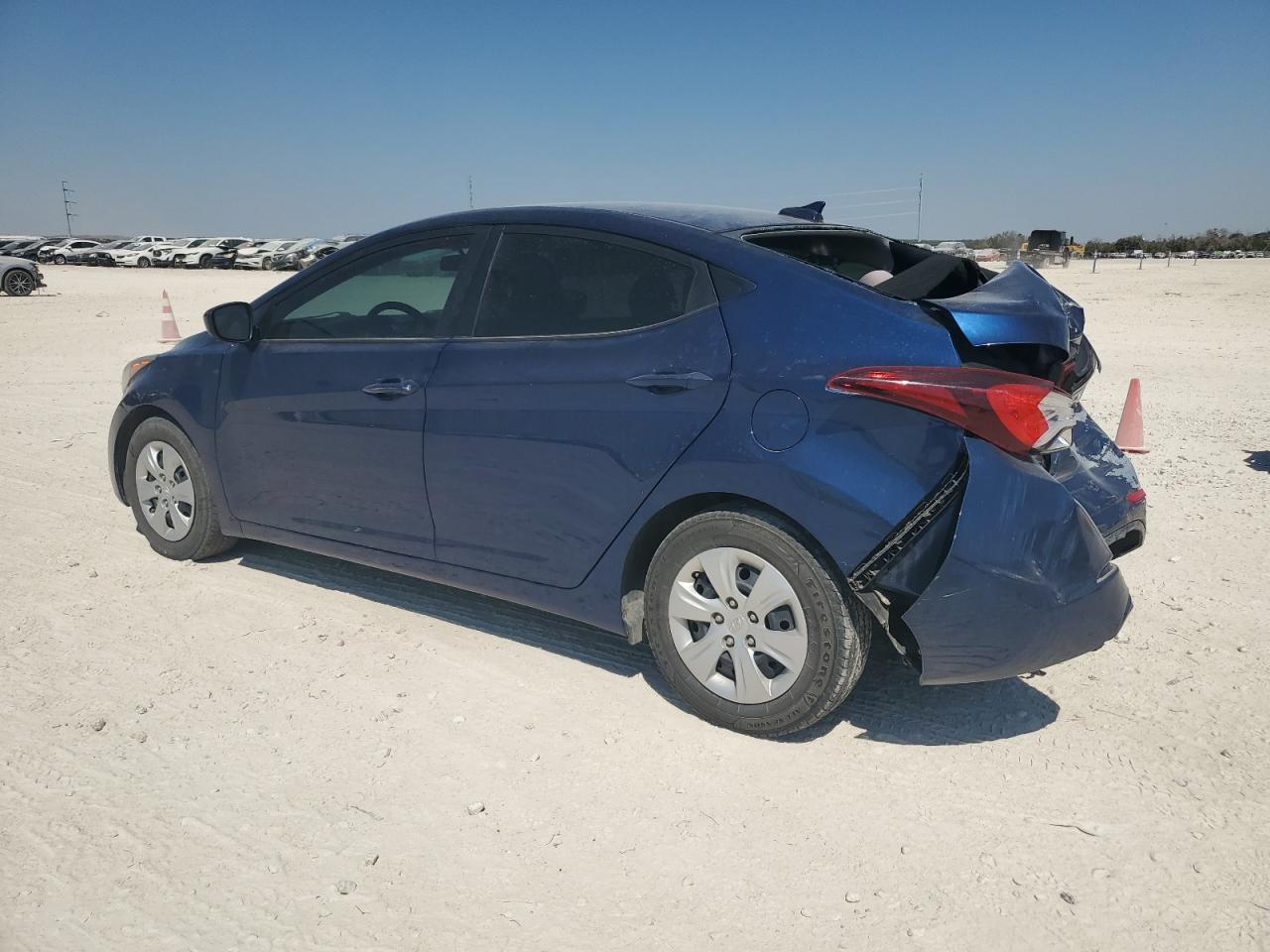 VIN 5NPDH4AE0GH682614 2016 HYUNDAI ELANTRA no.2