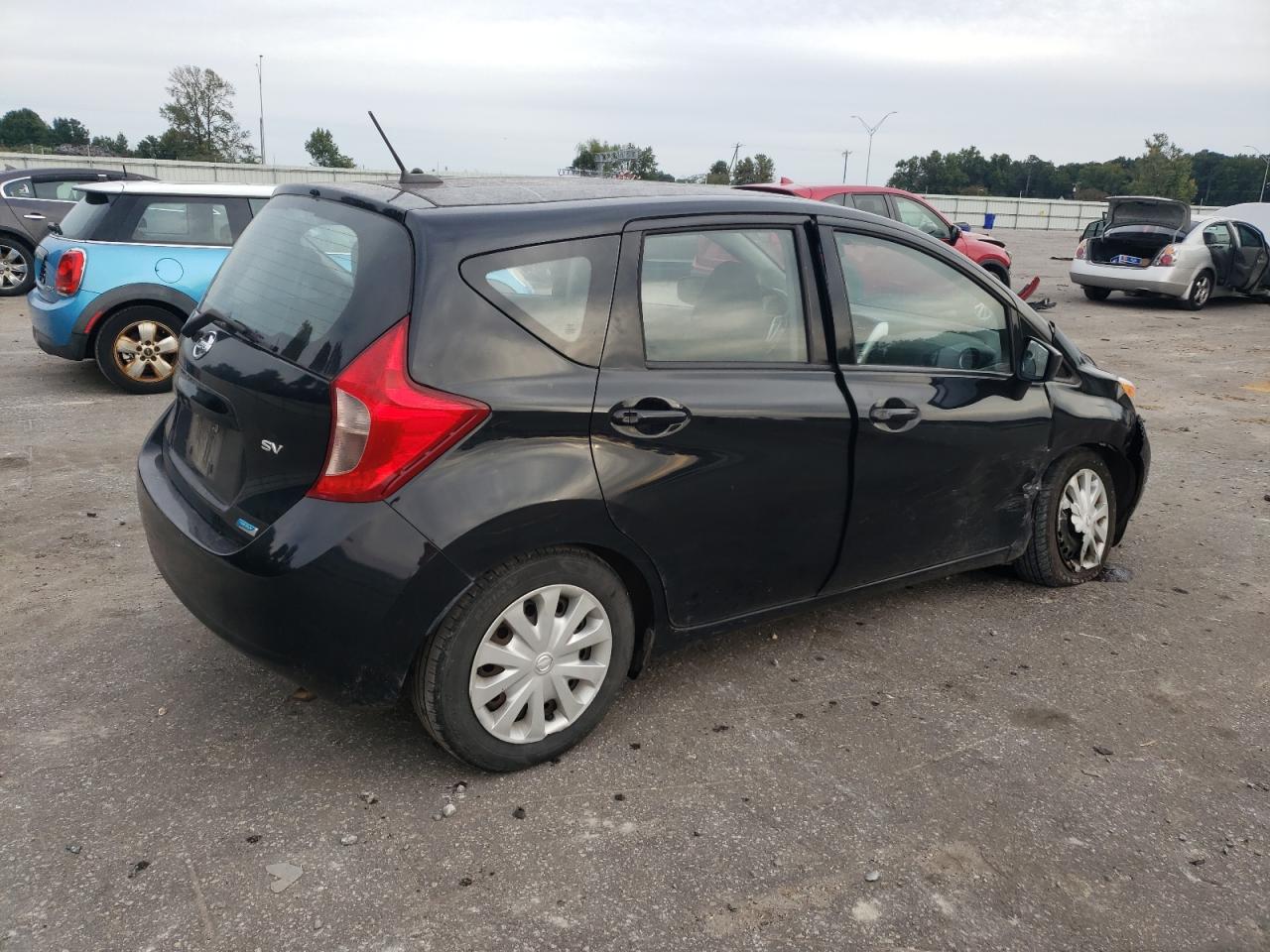 2016 Nissan Versa - Image 3