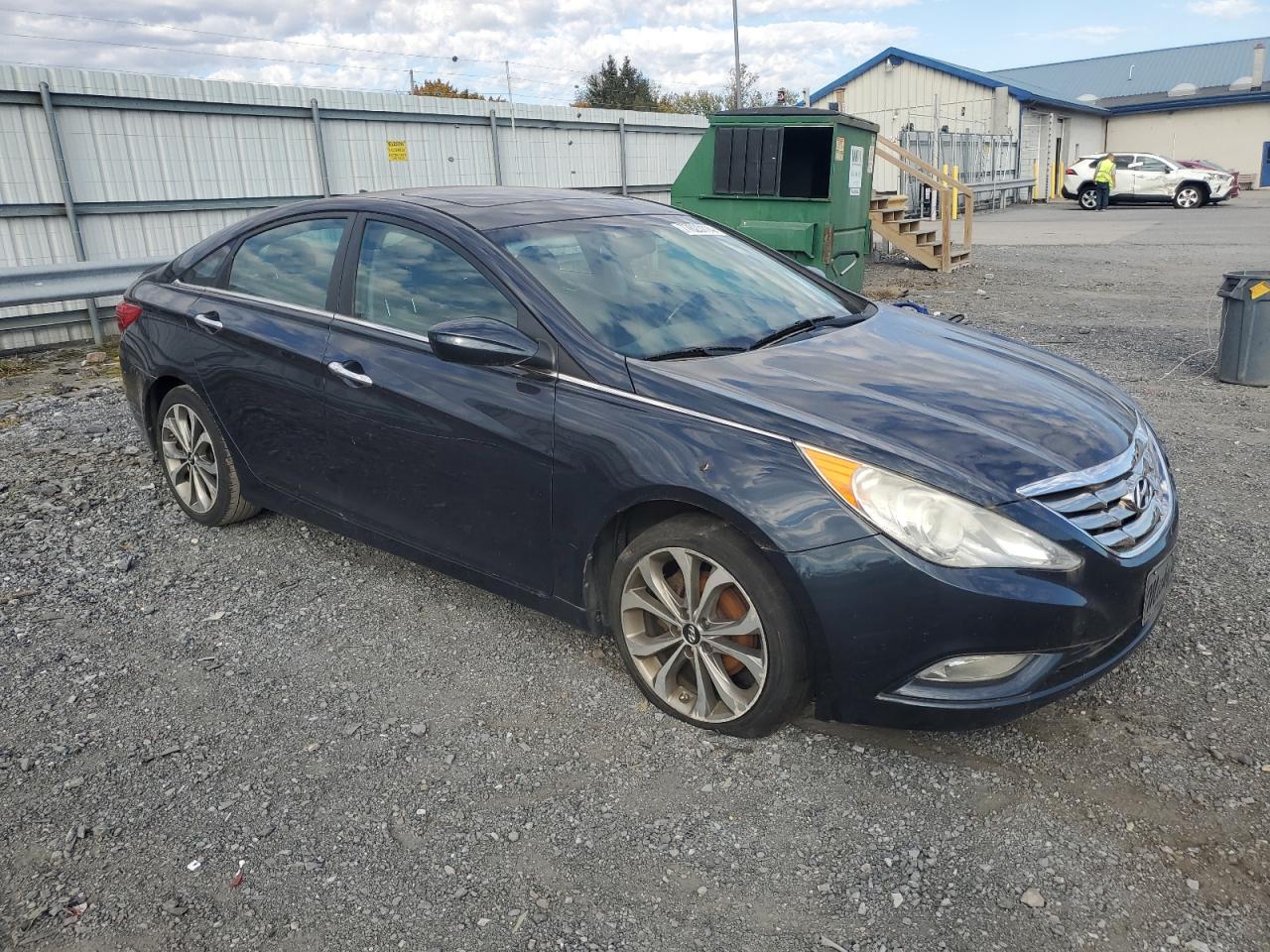 2013 Hyundai Sonata - Image 4