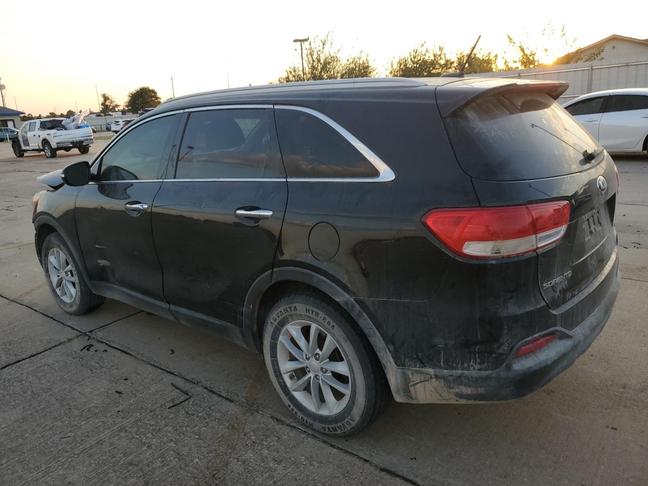 2018 Kia Sorento Lx VIN: 5XYPG4A56JG390478 Lot: 76272484