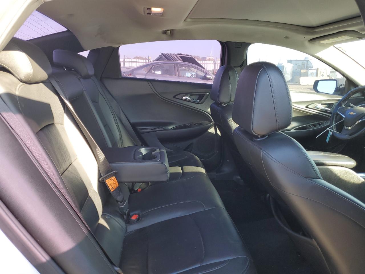 2017 Chevrolet Malibu - Image 10