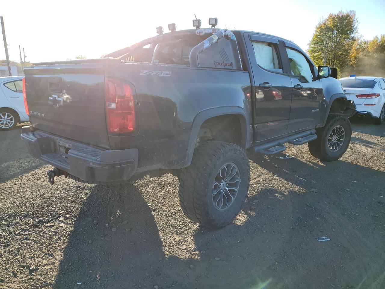 2018 Chevrolet Colorado - Image 3