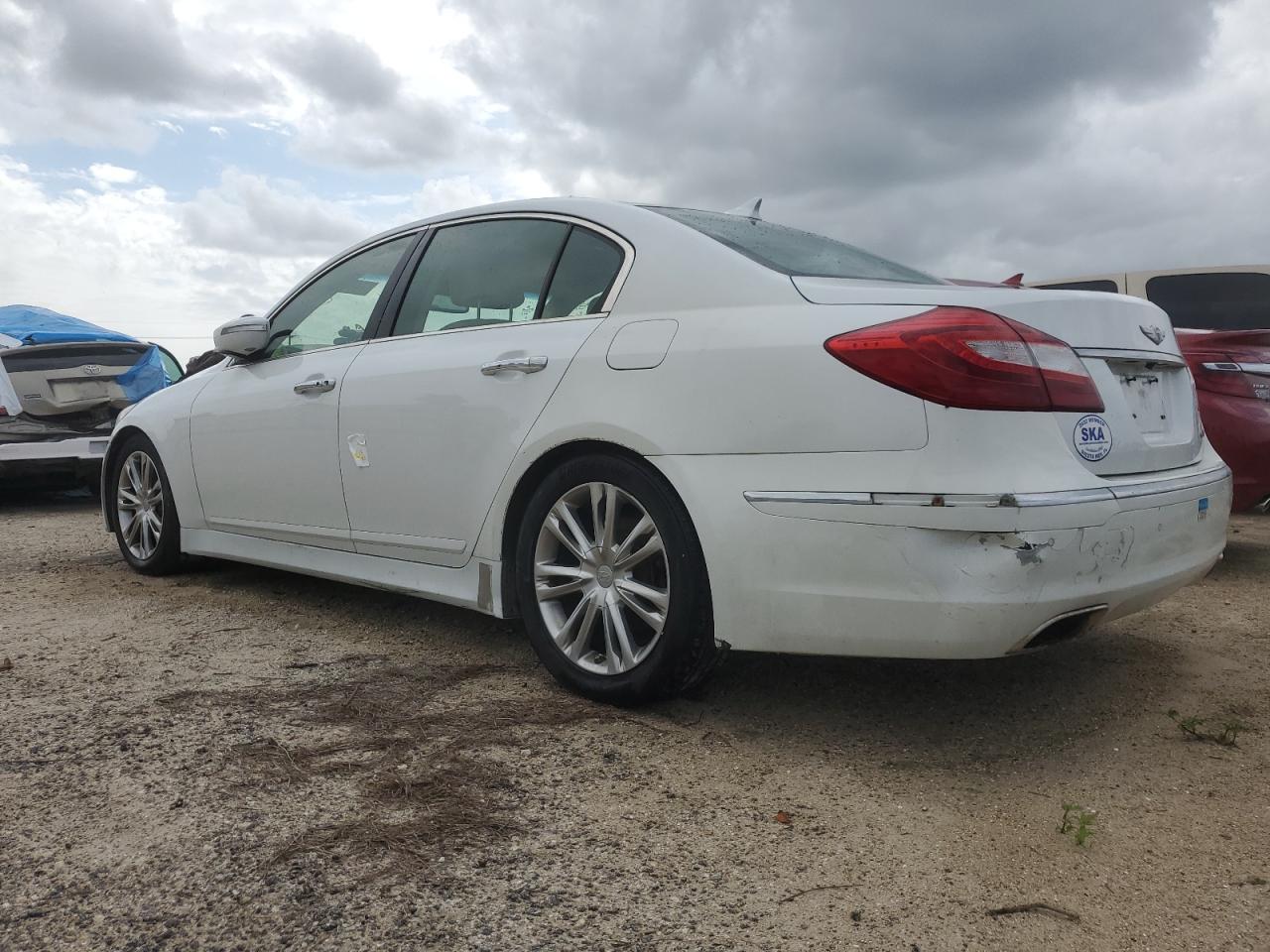 2012 Hyundai Genesis - Image 2