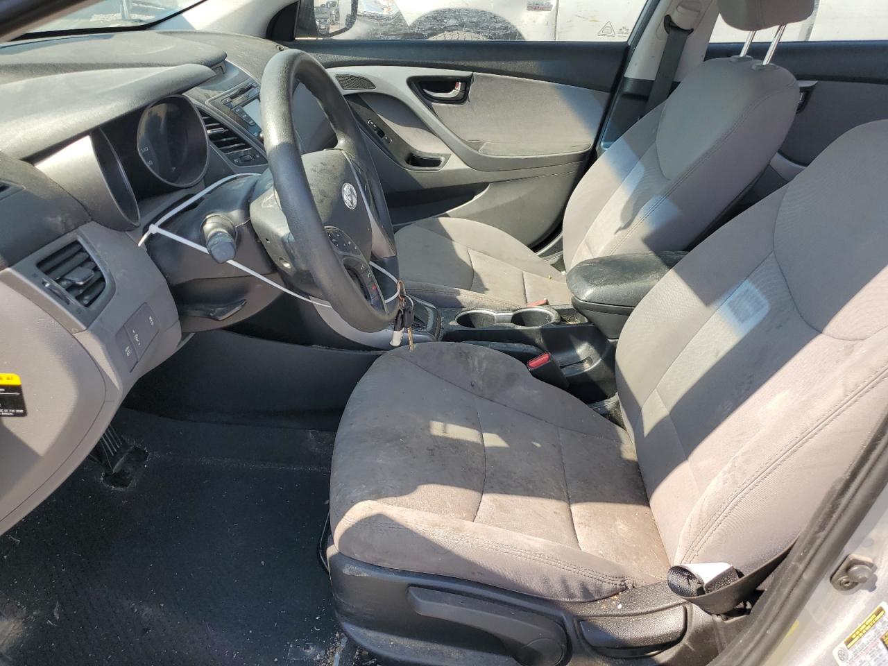 5NPDH4AE4GH679523 2016 Hyundai Elantra Se