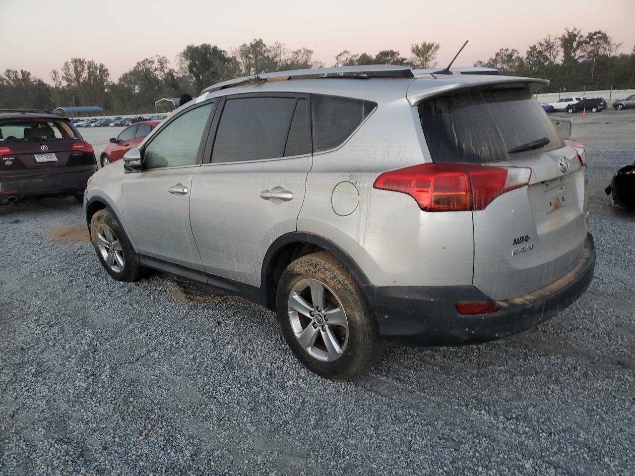 2015 Toyota RAV 4 - Image 2