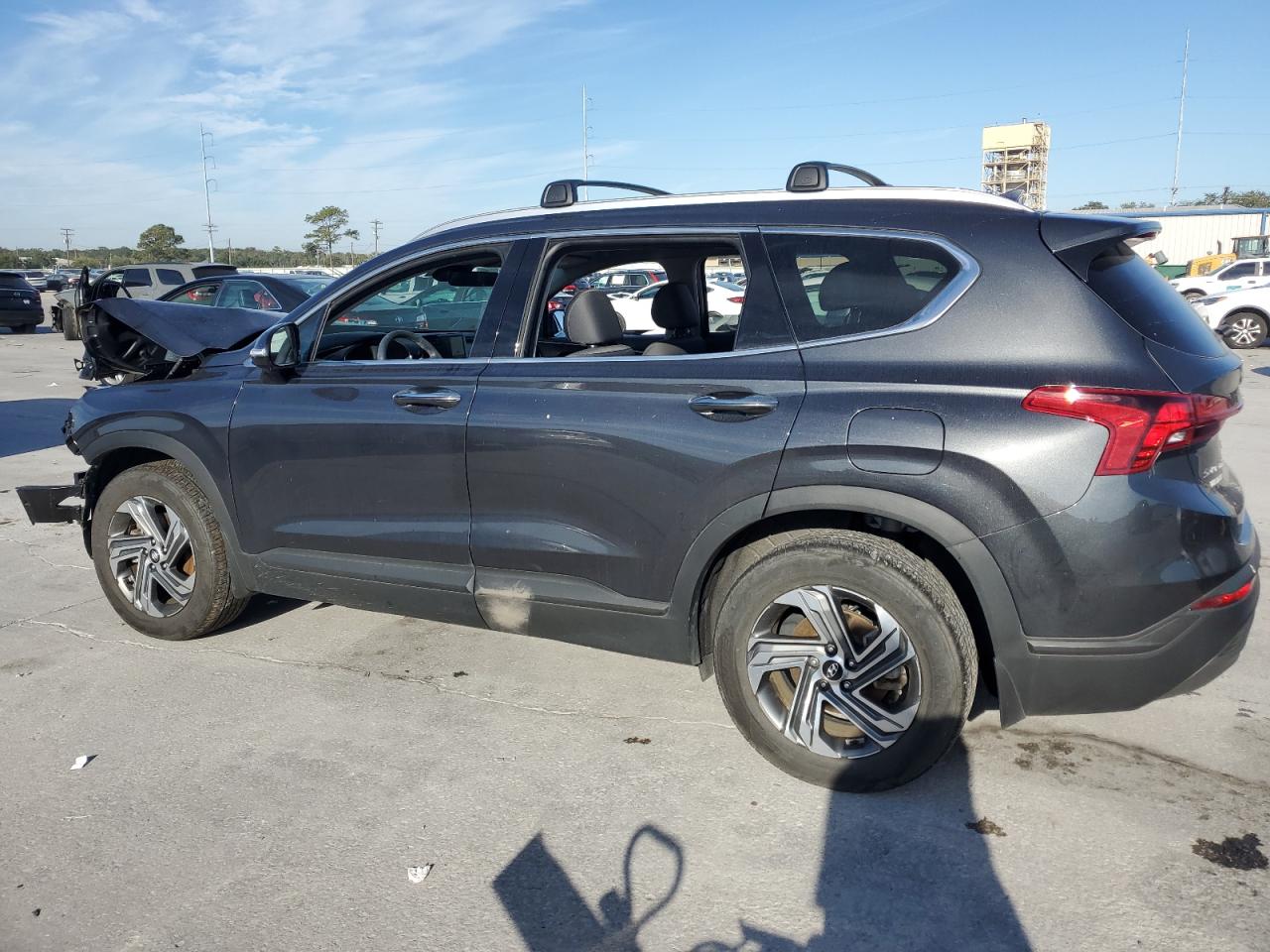 2023 Hyundai Santa Fe - Image 2