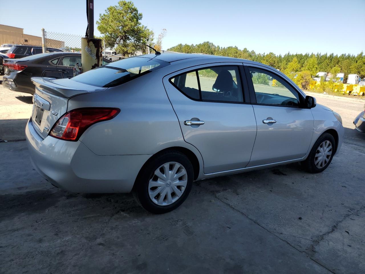2013 Nissan Versa - Image 3