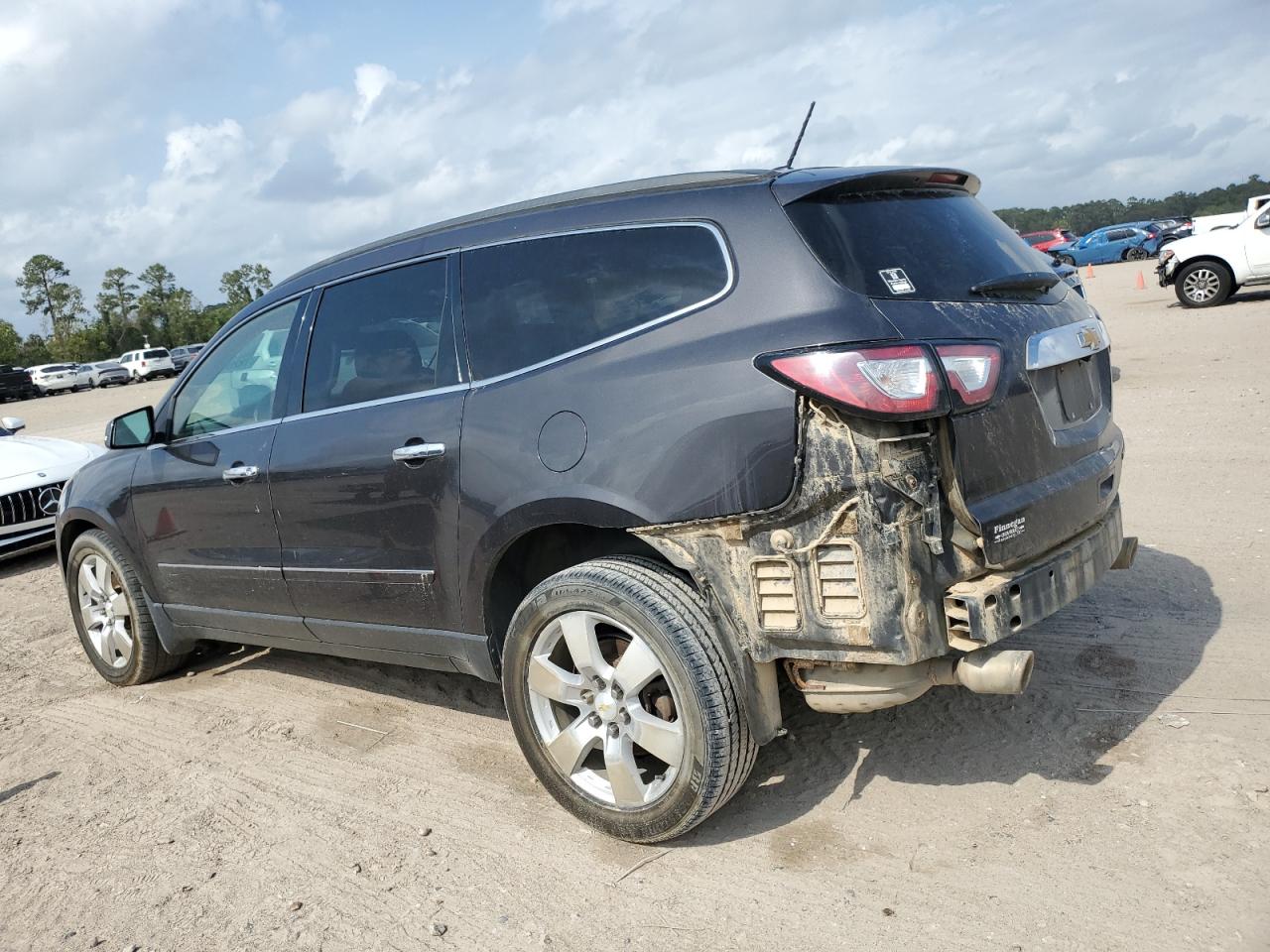 2014 Chevrolet Traverse - Image 2