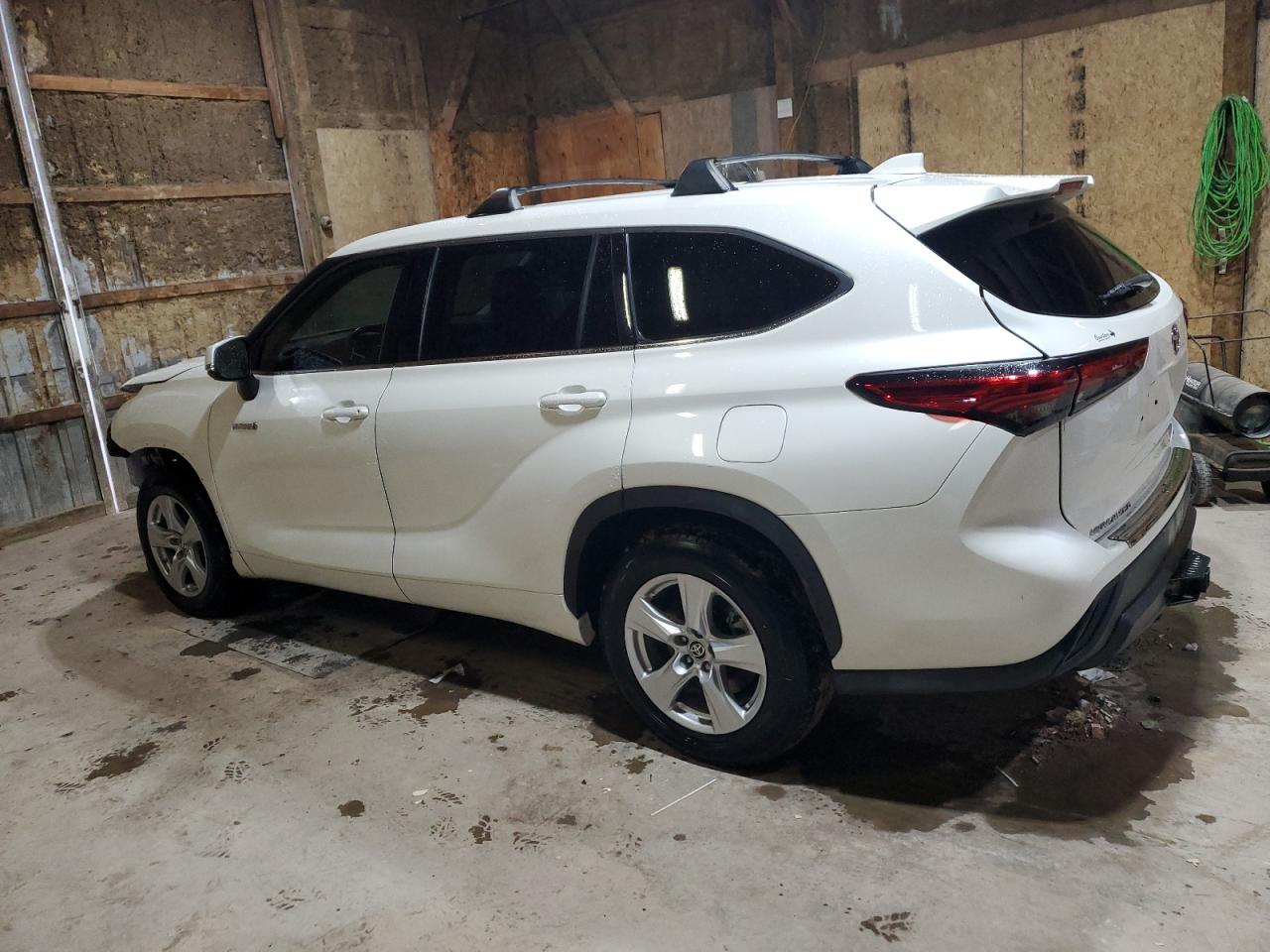 2020 Toyota Highlander - Image 2