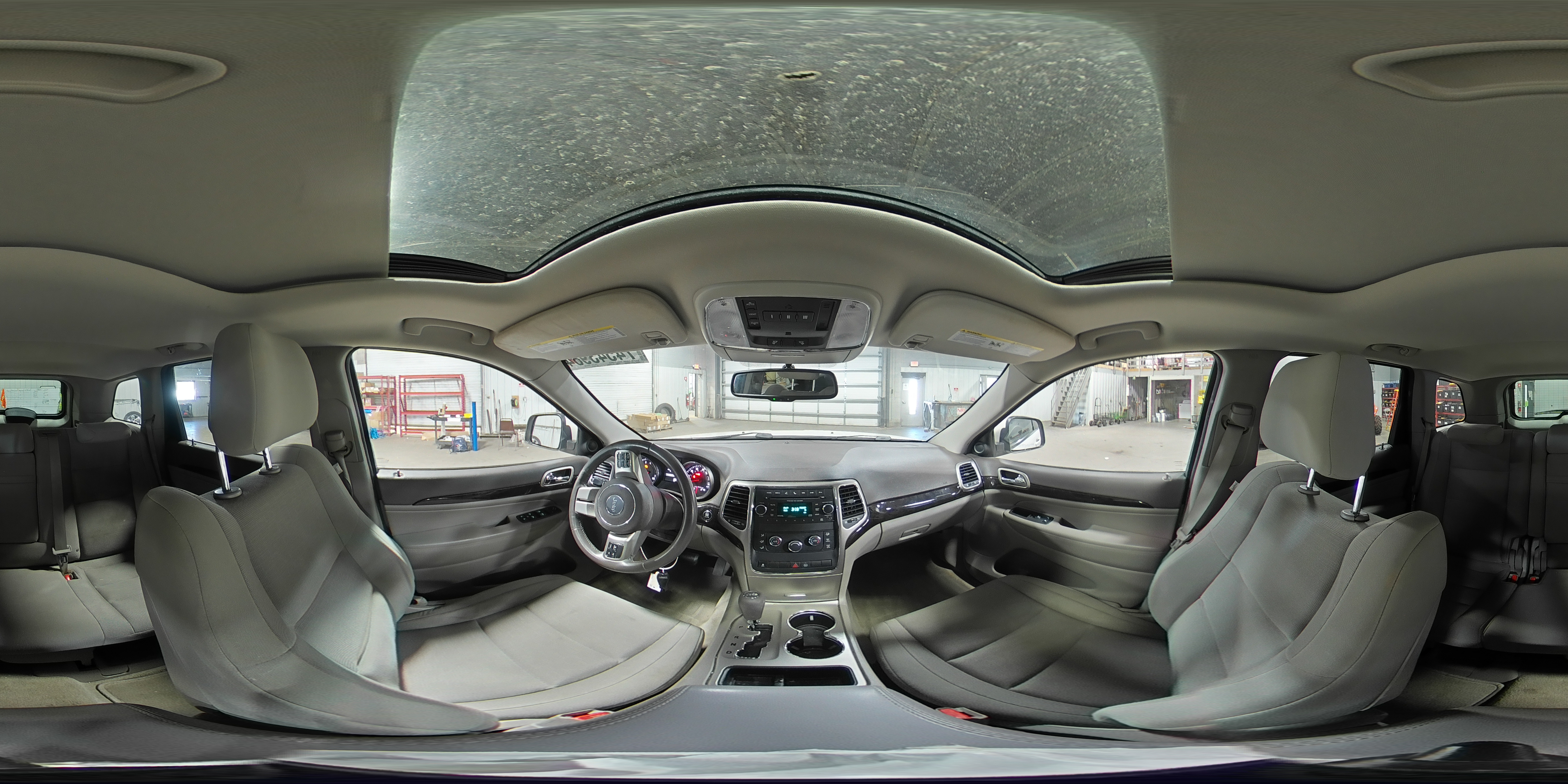 2012 Jeep Grand Cherokee - Image 14