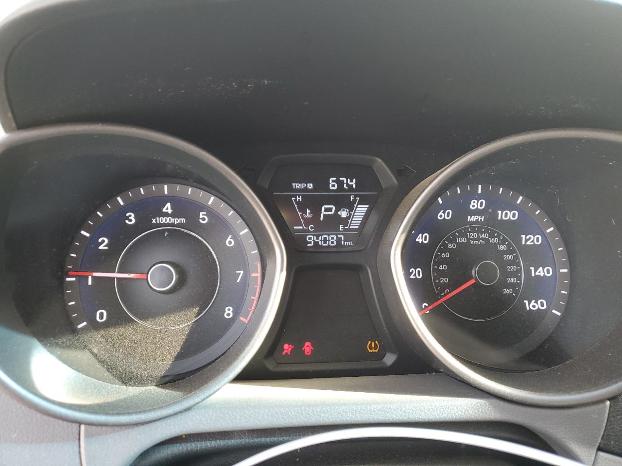 2016 Hyundai Elantra - Image 9