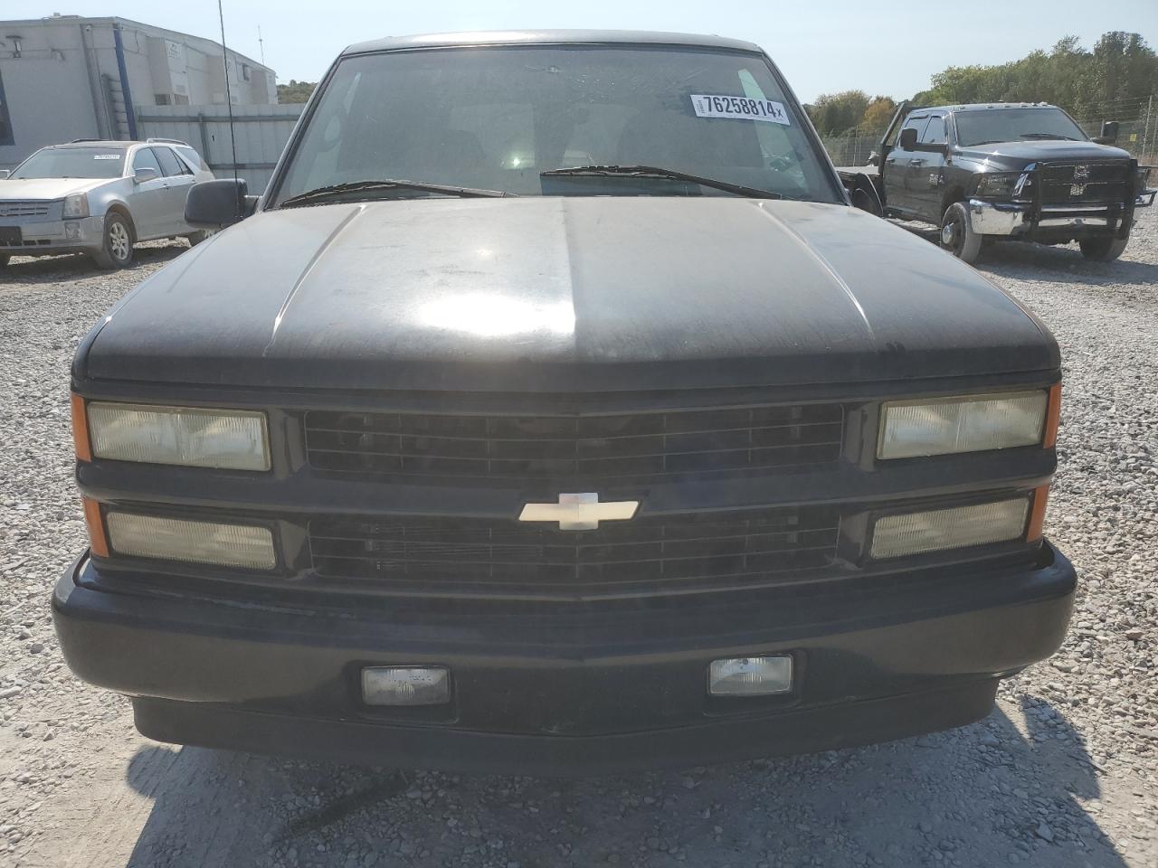 2000 Chevrolet Tahoe C1500 VIN: 1GNEC13R7YR230243 Lot: 76258814