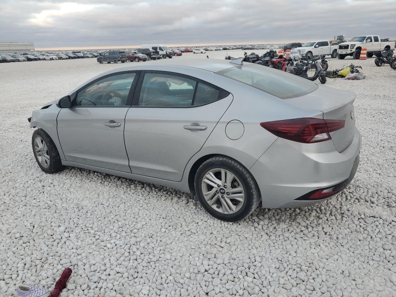 2020 Hyundai Elantra - Image 2