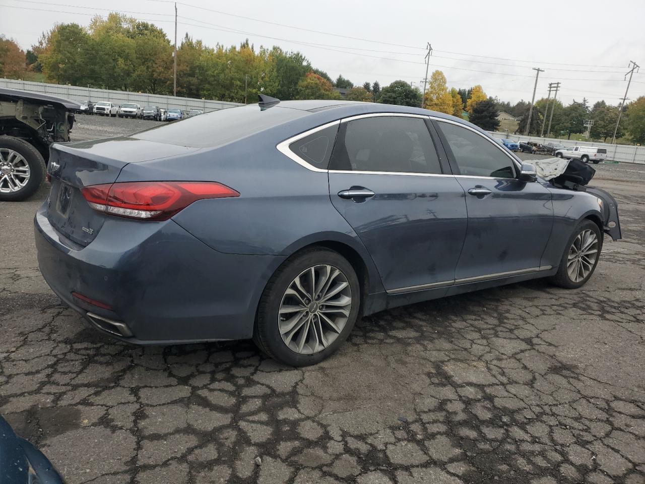 2015 Hyundai Genesis - Image 3