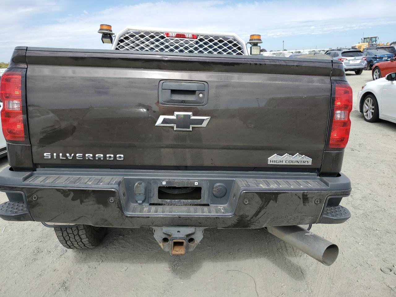 1GC1KXEY8JF108323 2018 Chevrolet Silverado K2500 High Country