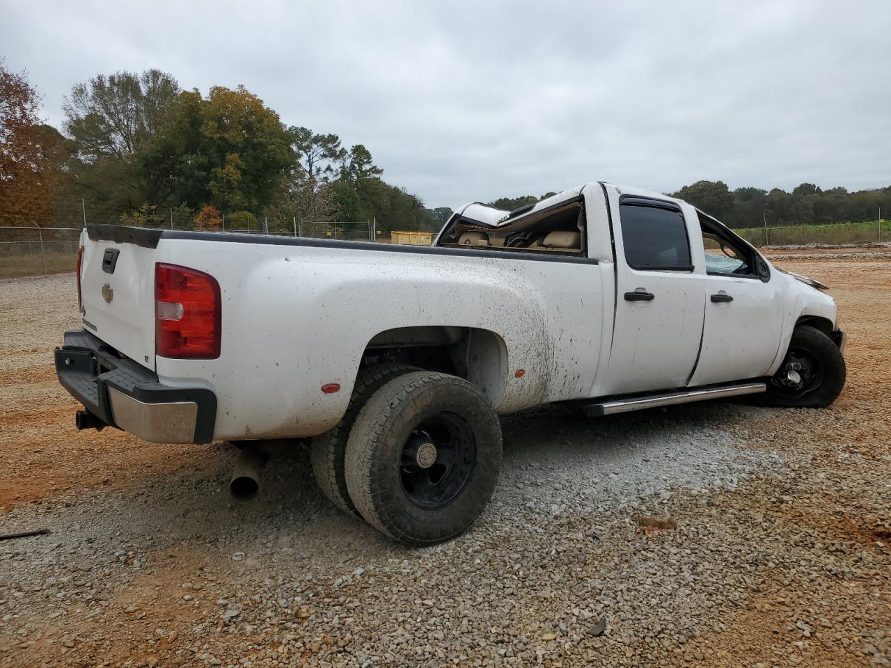 2008 Chevrolet Silverado - Image 3