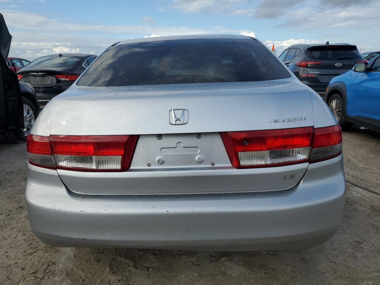 2004 Honda Accord - Image 6