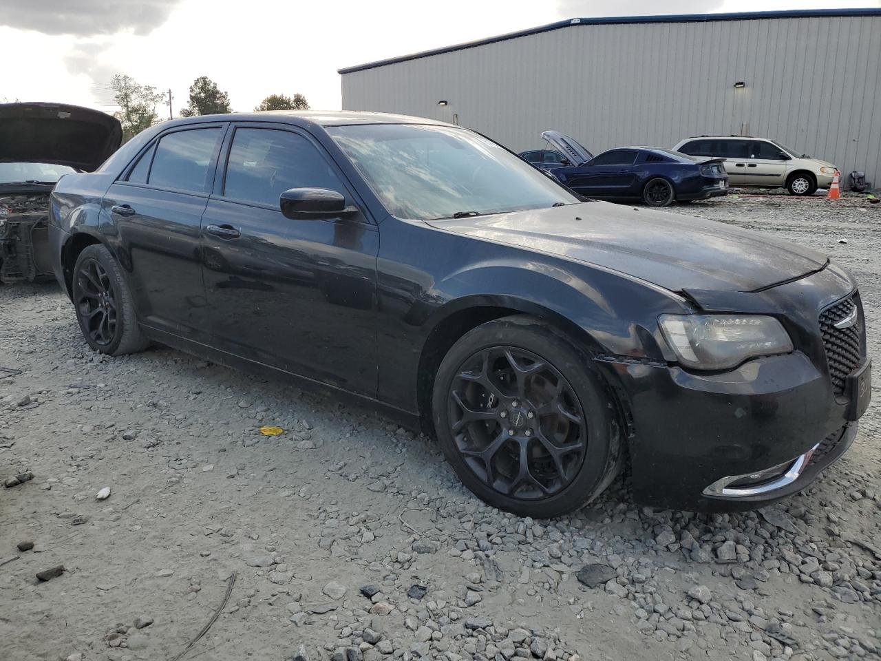 VIN 2C3CCABG0KH618118 2019 CHRYSLER 300 no.4