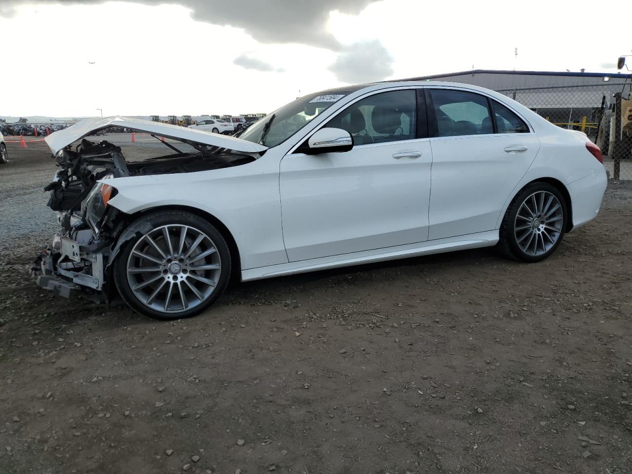 VIN 55SWF4JB1FU067229 2015 MERCEDES-BENZ C-CLASS no.1