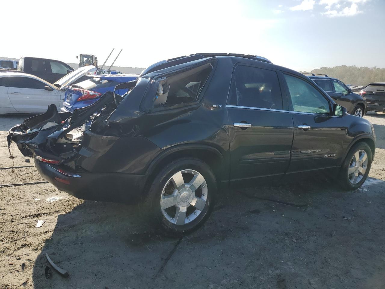 2007 GMC Acadia - Image 3