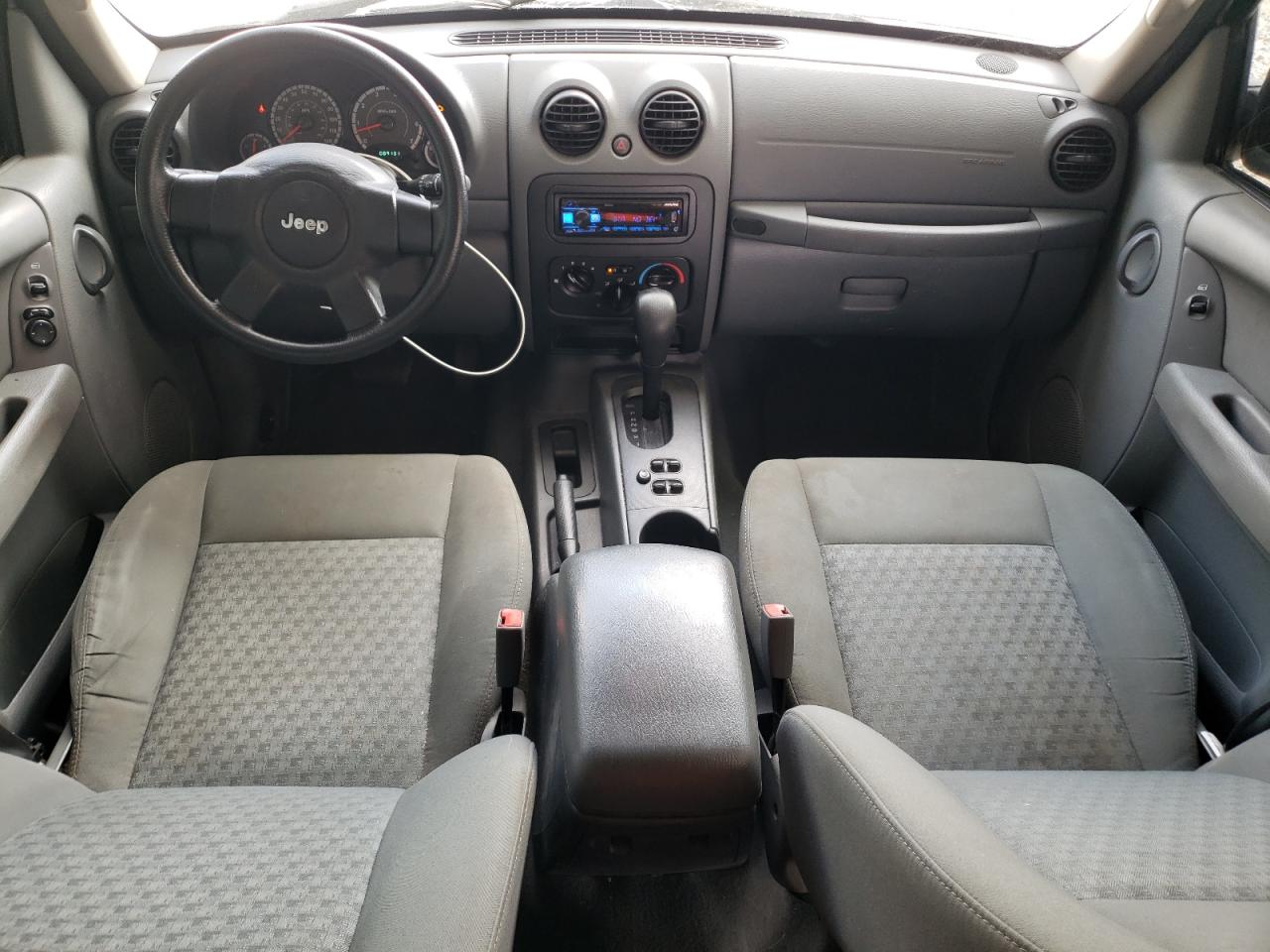 2007 Jeep Liberty (North America) - Image 8