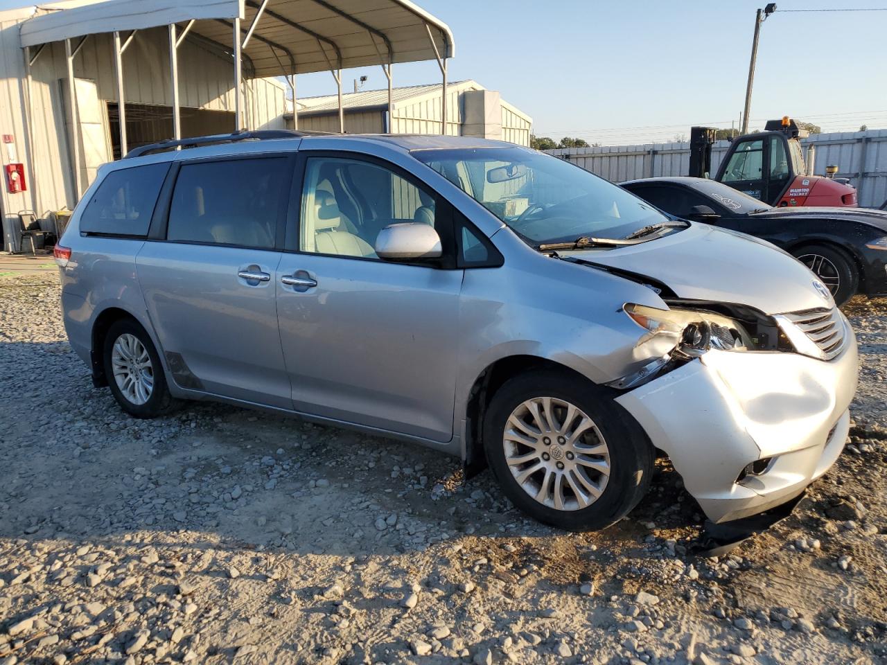 2011 Toyota Sienna - Image 4