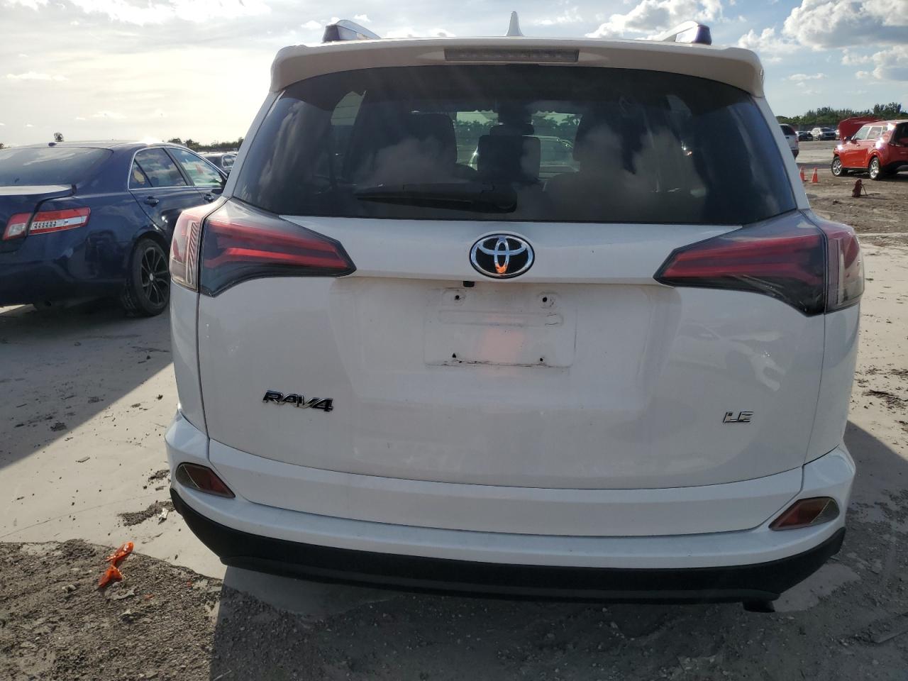 JTMZFREVXHD093791 2017 Toyota Rav4 Le