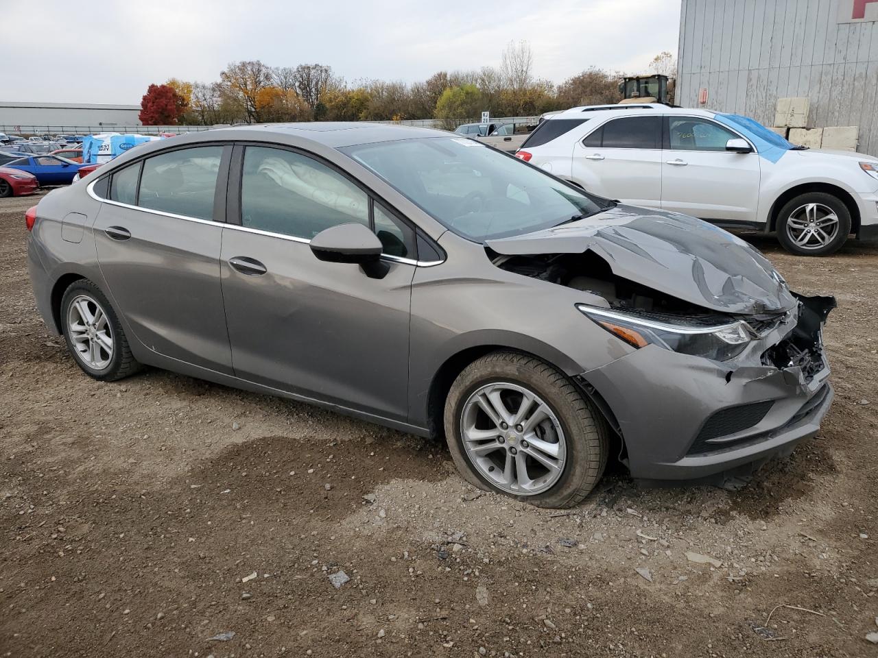 2018 Chevrolet Cruze - Image 4