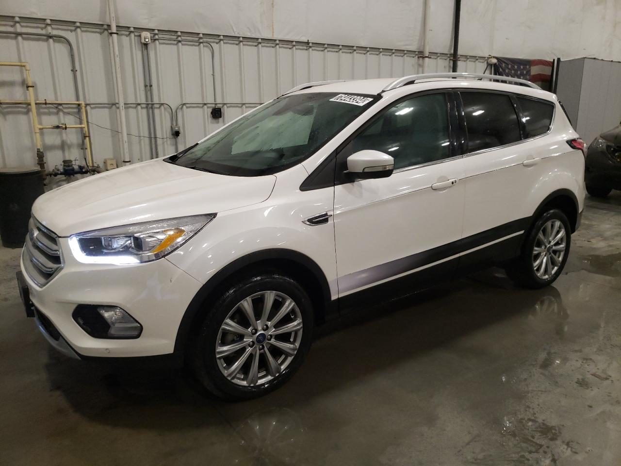 VIN 1FMCU9J95JUB25746 2018 FORD ESCAPE no.1