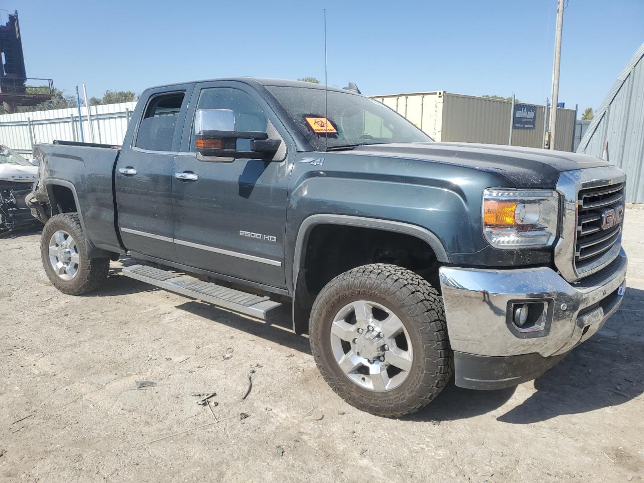 2017 GMC Sierra - Image 4