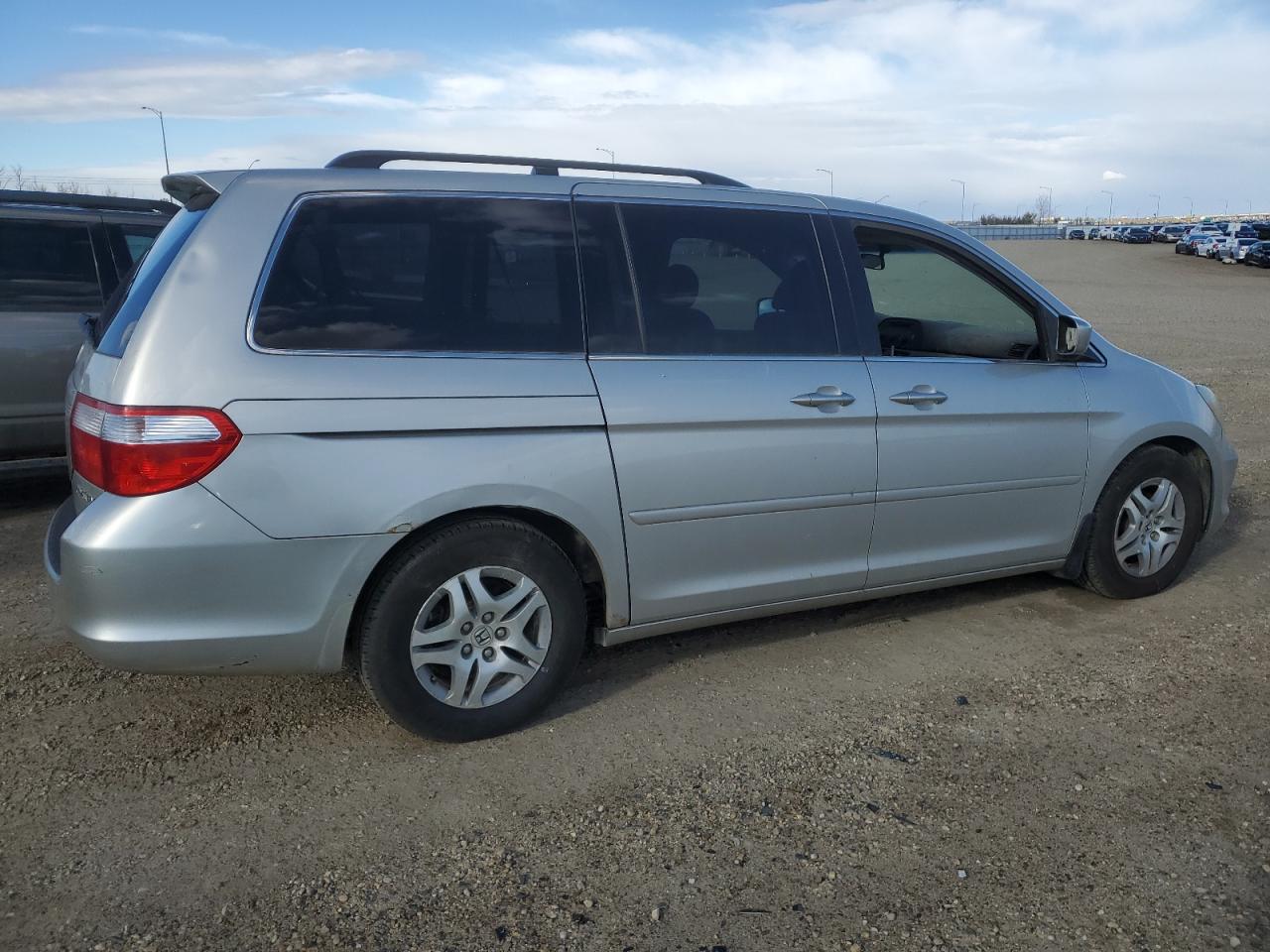 2005 Honda Odyssey - Image 3