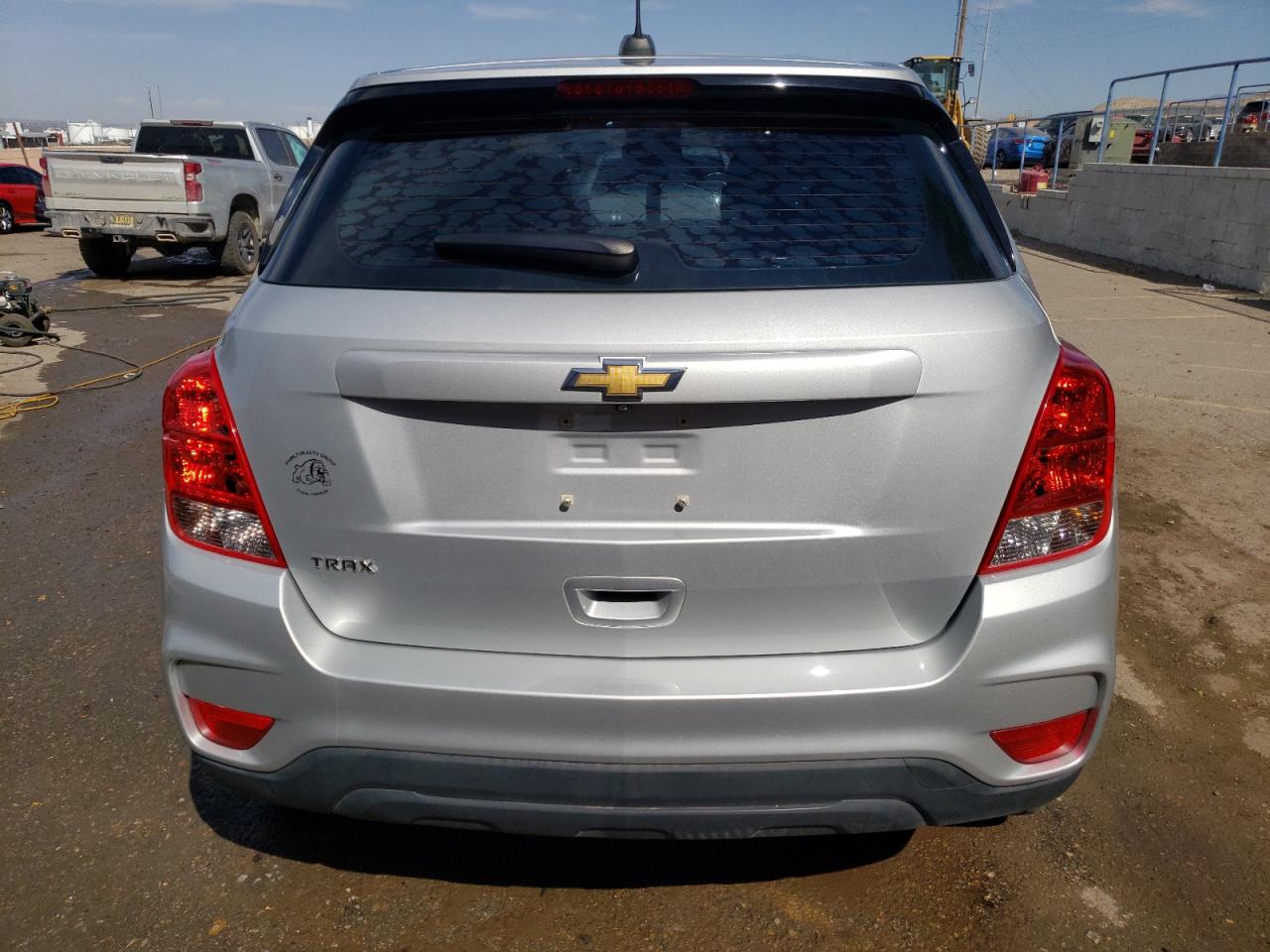 2018 Chevrolet Trax Ls VIN: 3GNCJKSB1JL297005 Lot: 73808894