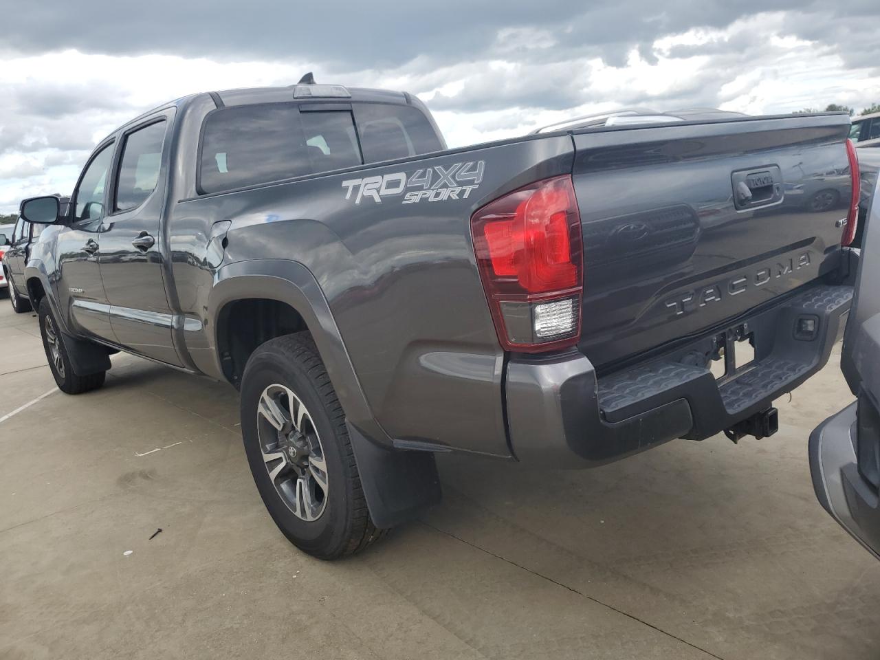 3TMDZ5BN4JM044224 2018 Toyota Tacoma Double Cab