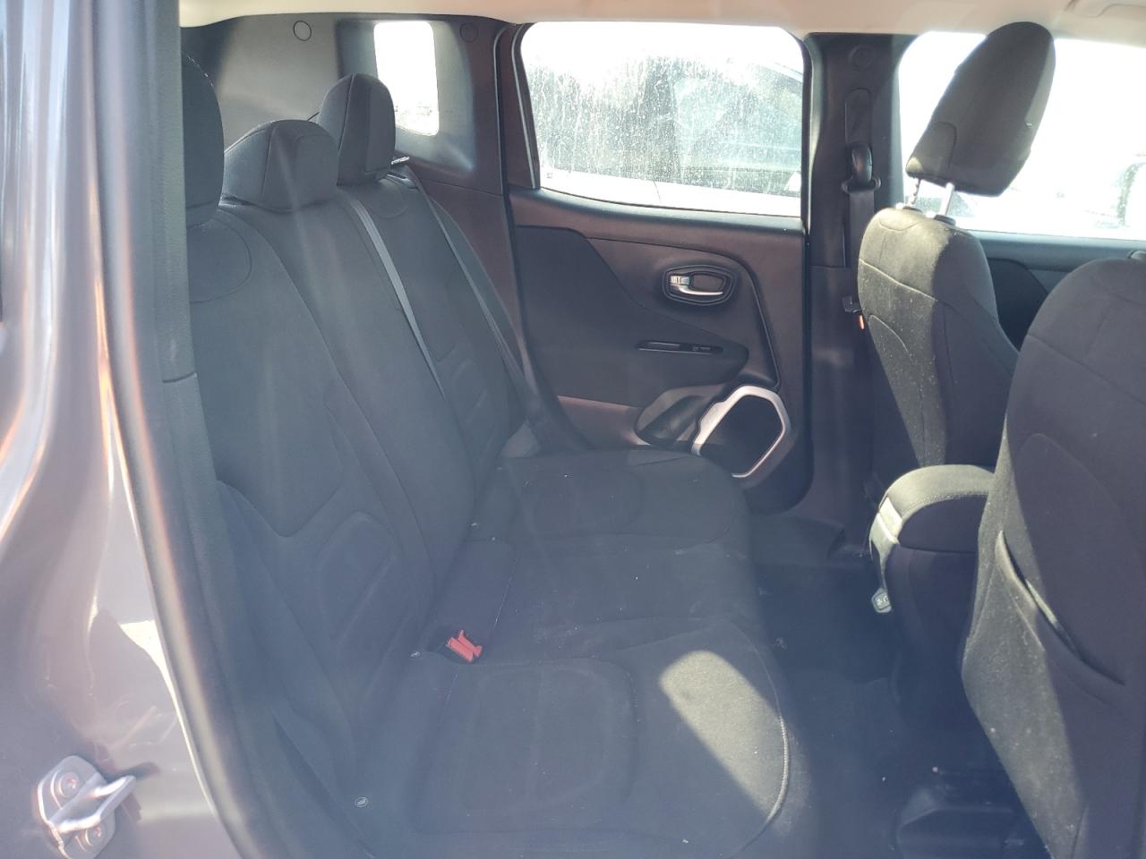 2018 Jeep Renegade - Image 11