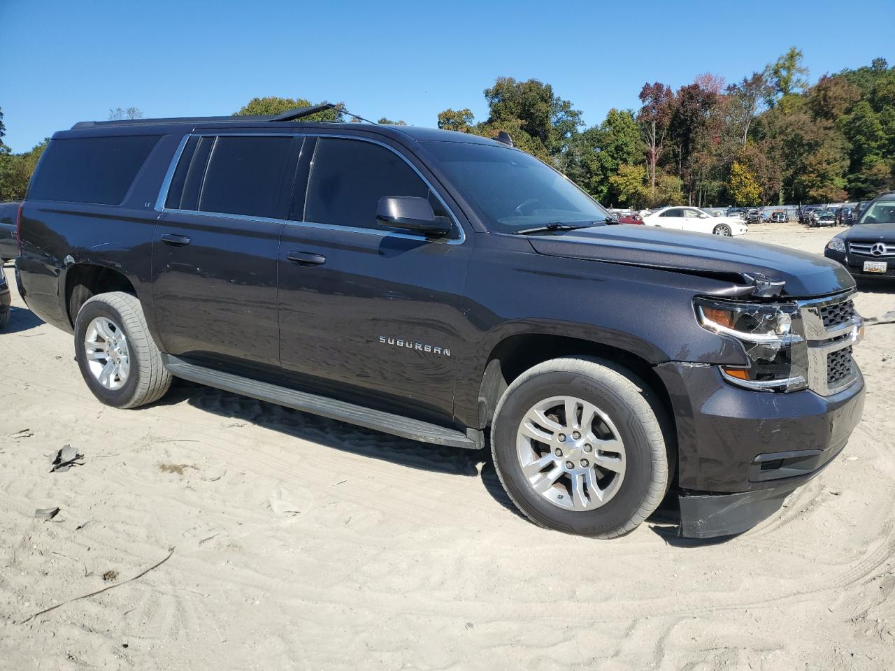 2016 Chevrolet Suburban - Image 4
